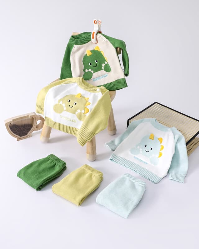 Autumn and winter baby knitted suit cute cartoon embroidered sweater