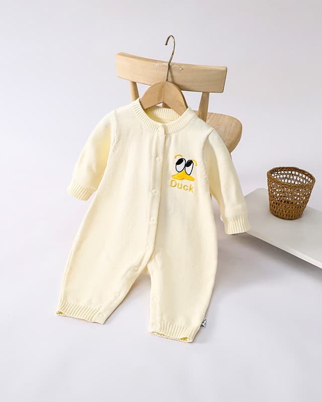 Autumn and winter baby knitted jumpsuit for boys and girls with cartoon little yellow duck