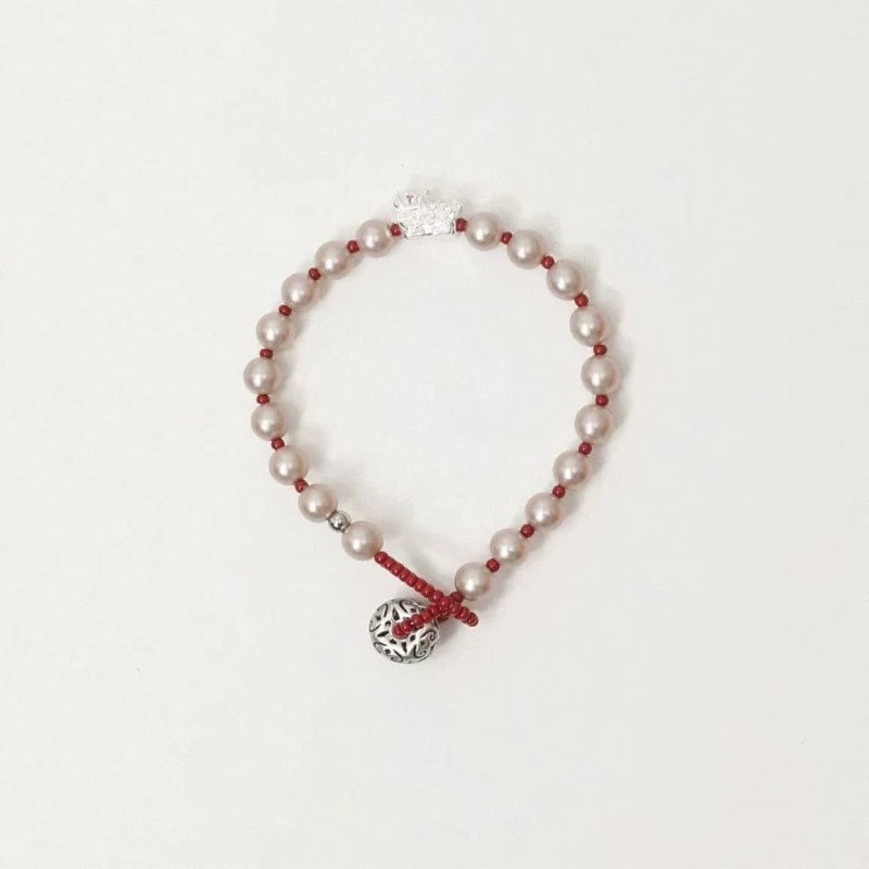 Women'S High-End Red Floating White Bracelet Women'S High-End Red Floating White Bracelet